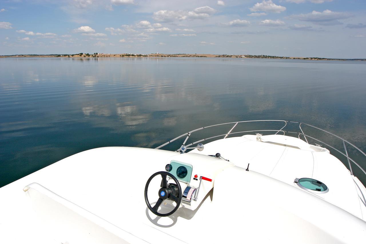 Отель Amieira Marina Портел Экстерьер фото